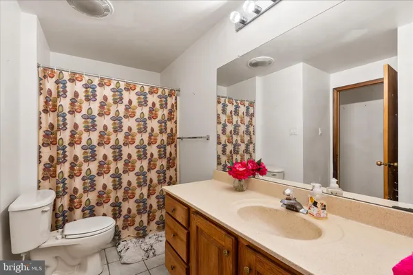 a view of livingroom with furniture and window