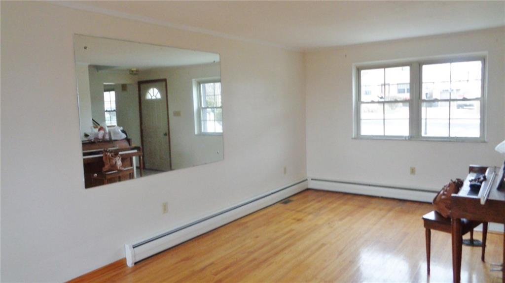 5545 Glass Road Pittsburgh, PA 15205 - Photo 3 of 18 LIVING ROOM.