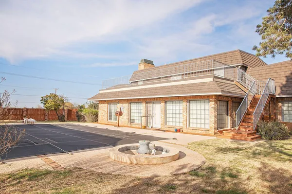 $300,000 | 1407 Mustang Drive, Denver City, TX 79323