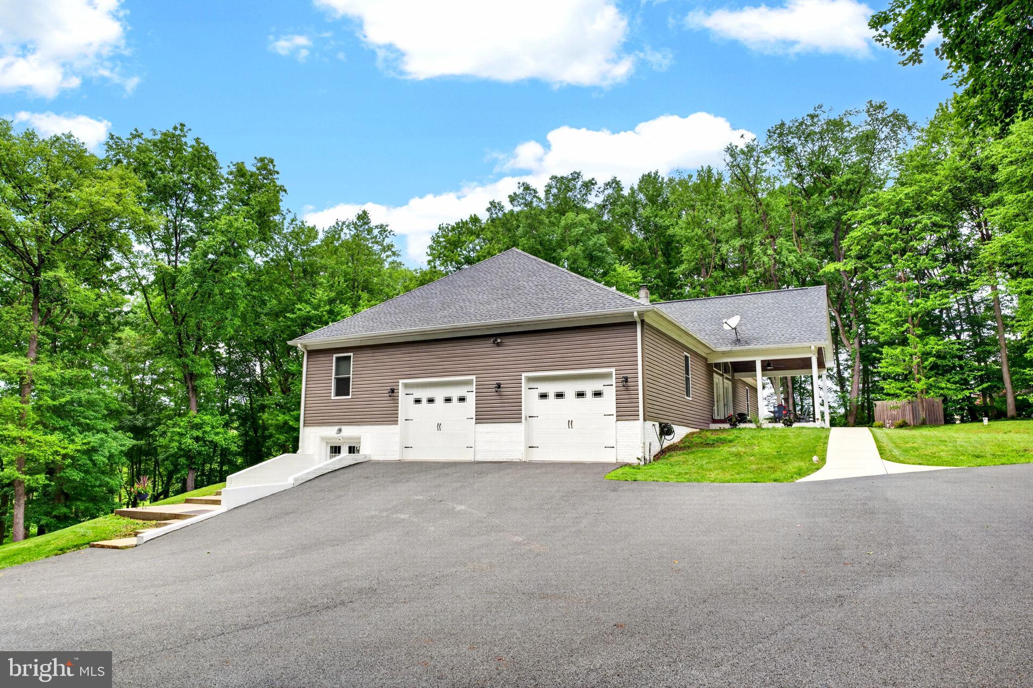 846 Stansbury Road Pylesville, MD 21132 - Photo 85 of 96 Huge Paved Driveway