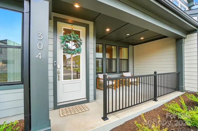 $450,000 | 304 Ardmore Drive, Belmont, NC 28012