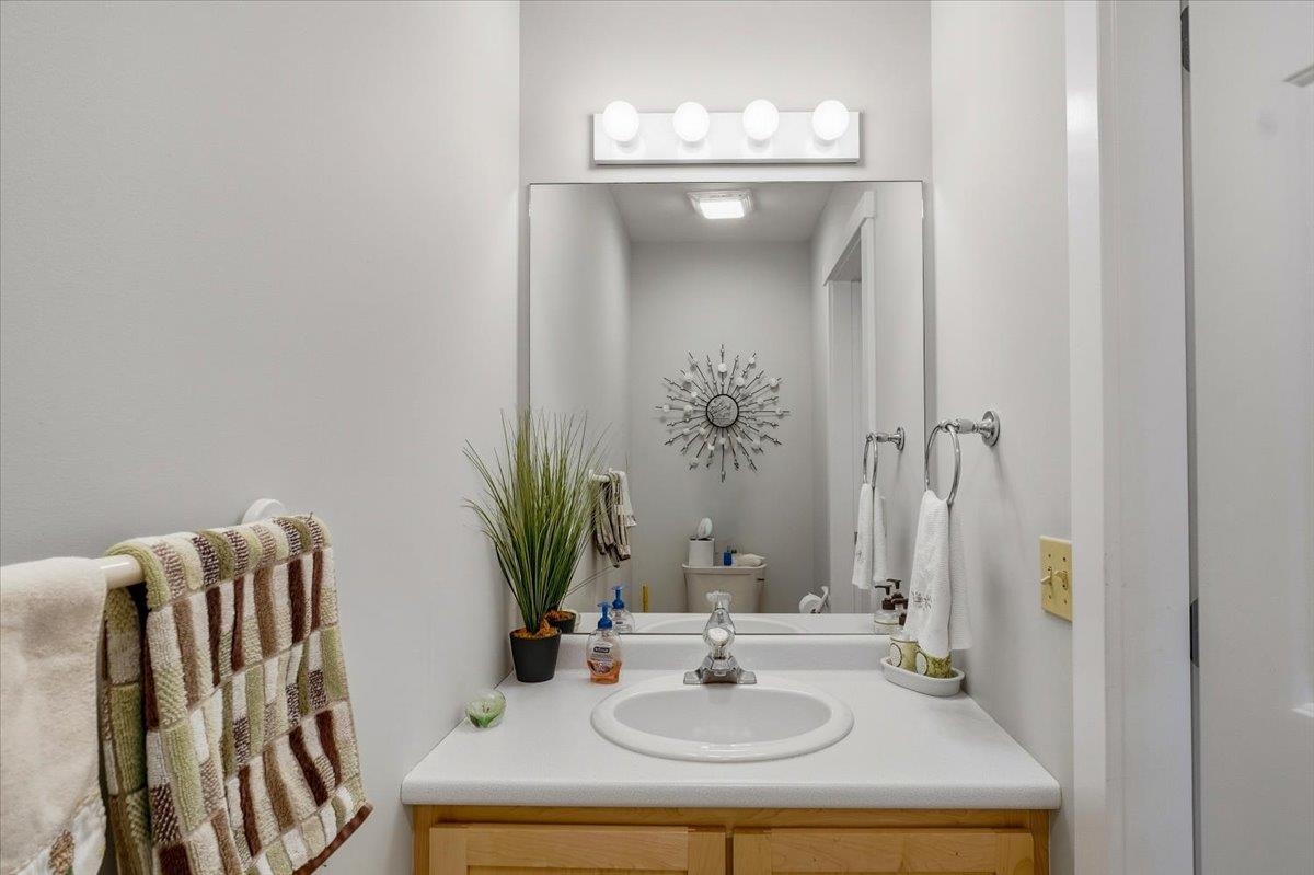 228 Commons Road Williston, VT 05495 - Photo 13 of 36