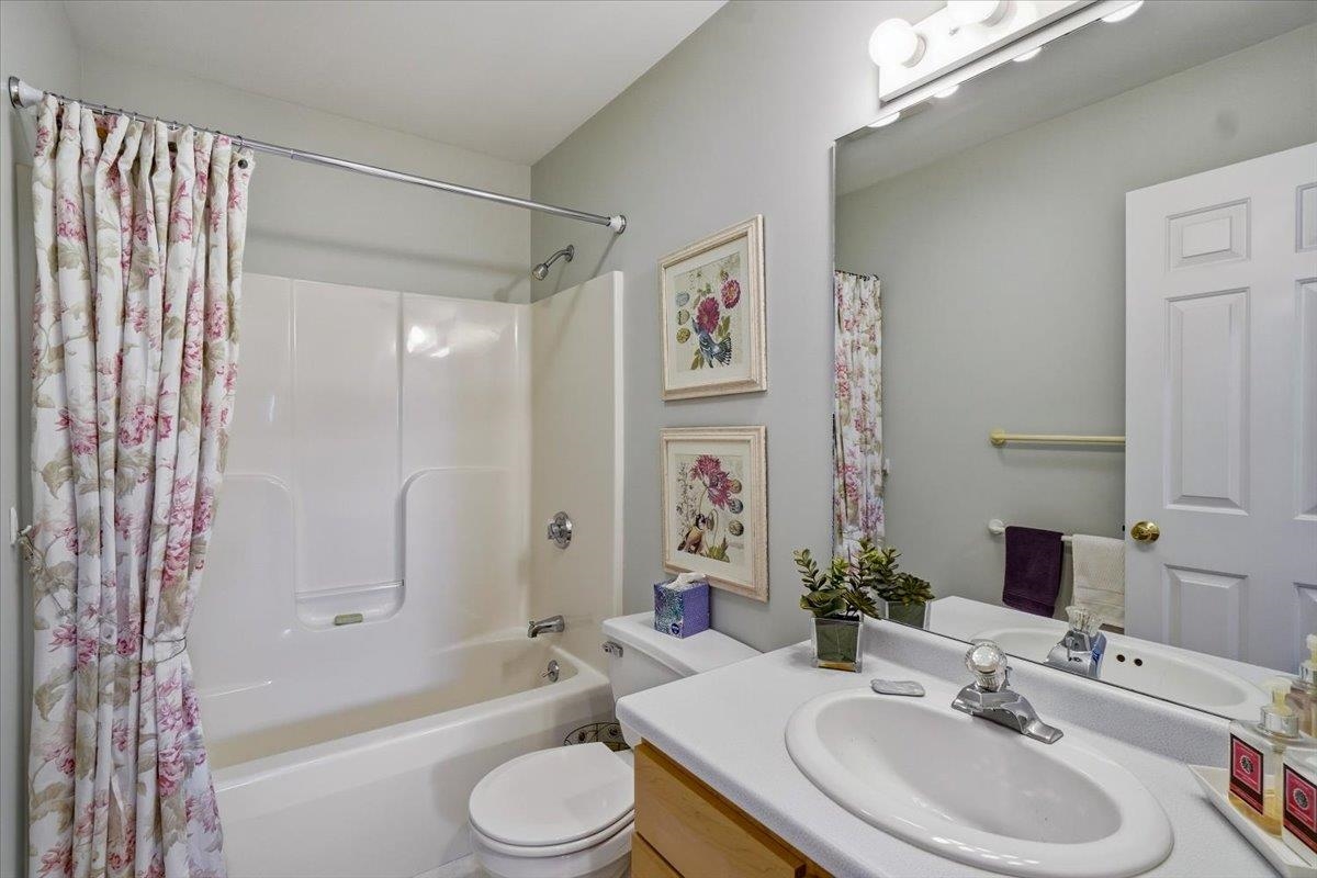 228 Commons Road Williston, VT 05495 - Photo 24 of 36