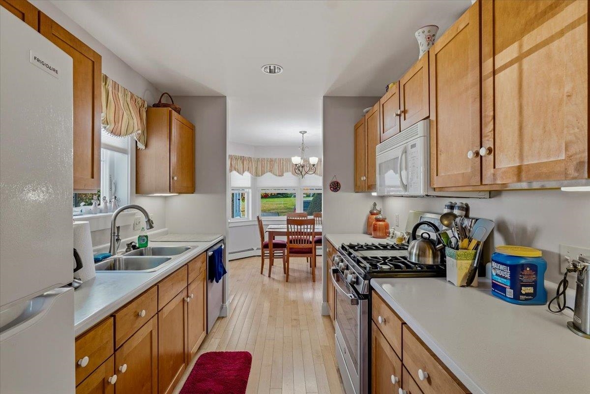 228 Commons Road Williston, VT 05495 - Photo 8 of 36