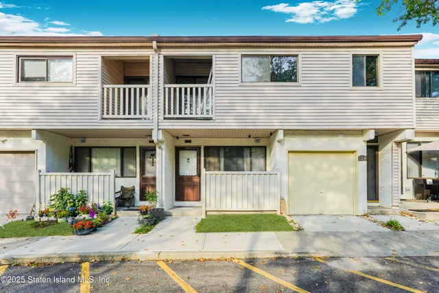 $310,000 | 108 Surfside Plaza | Tottenville