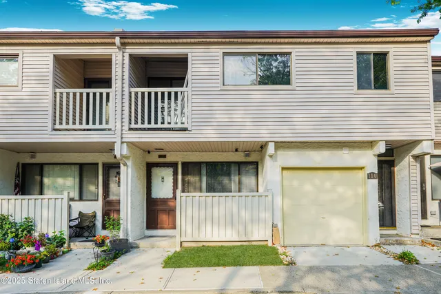 $310,000 | 108 Surfside Plaza | Tottenville
