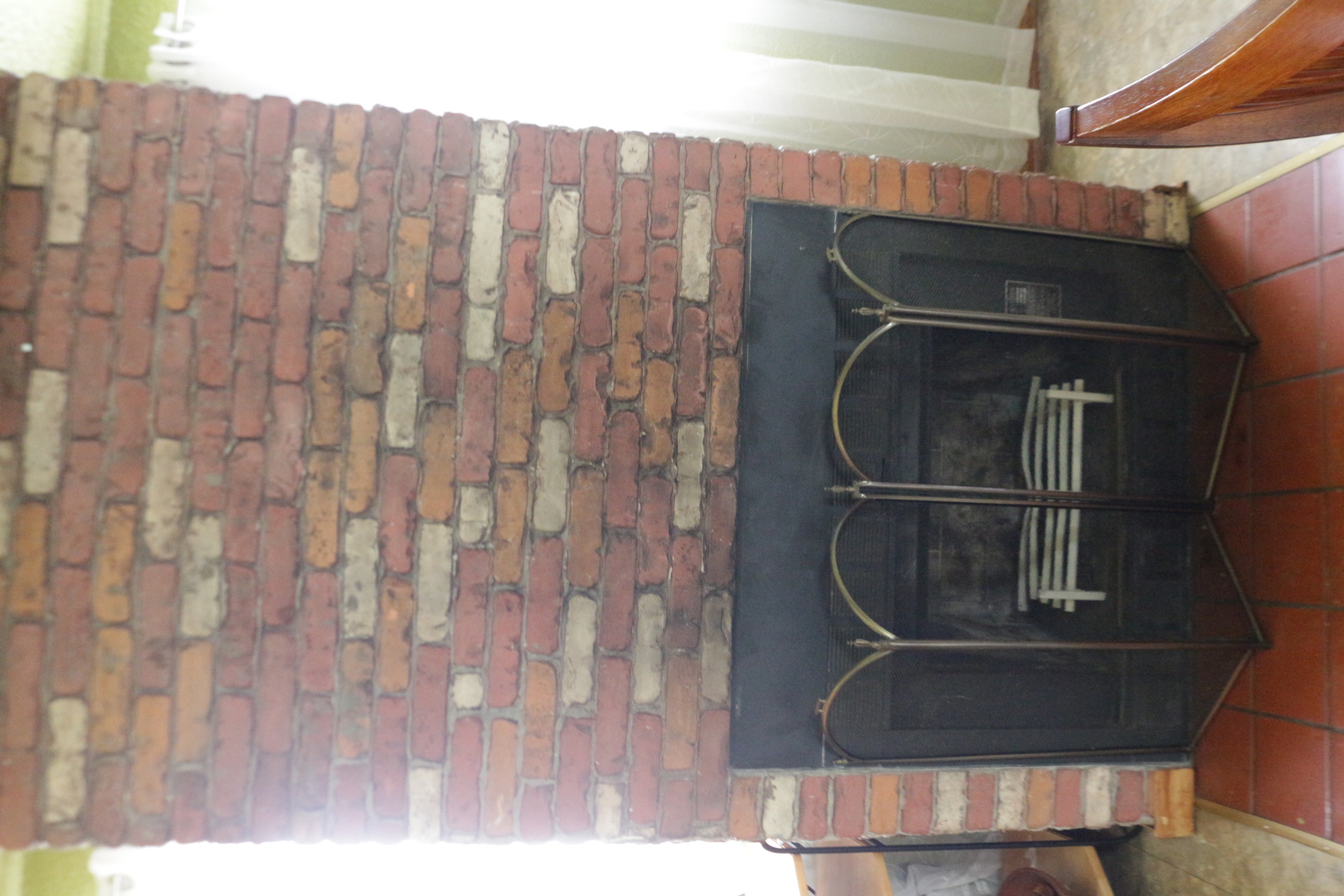 603 North May Street Aurora, IL 60506 - Photo 7 of 26 a bathroom with a shower