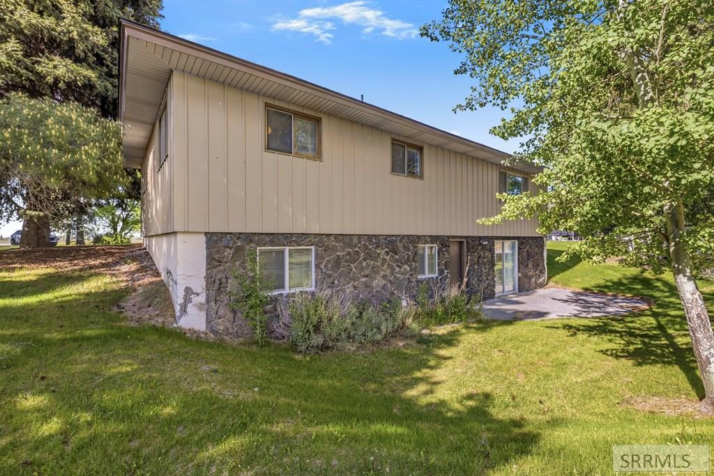 643 West 100 Road South Blackfoot, ID 83221 - Photo 2 of 39