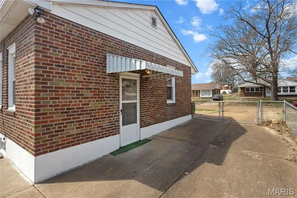 $209,000 | 7124 Marwinette Avenue, St. Louis, MO 63116