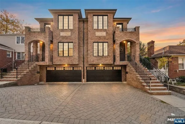 $5,500 | 242 East Central Boulevard, Unit B, Palisades Park, NJ 07650