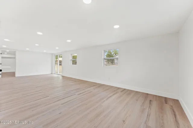 $250,000 | 9621 Aberdare Avenue West, Jacksonville, FL 32208