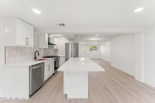 $250,000 | 9621 Aberdare Avenue West, Jacksonville, FL 32208