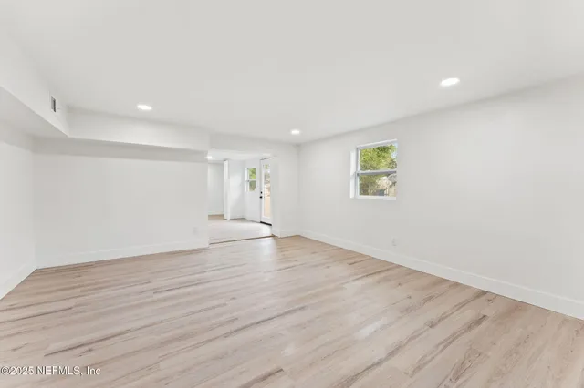 $250,000 | 9621 Aberdare Avenue West, Jacksonville, FL 32208