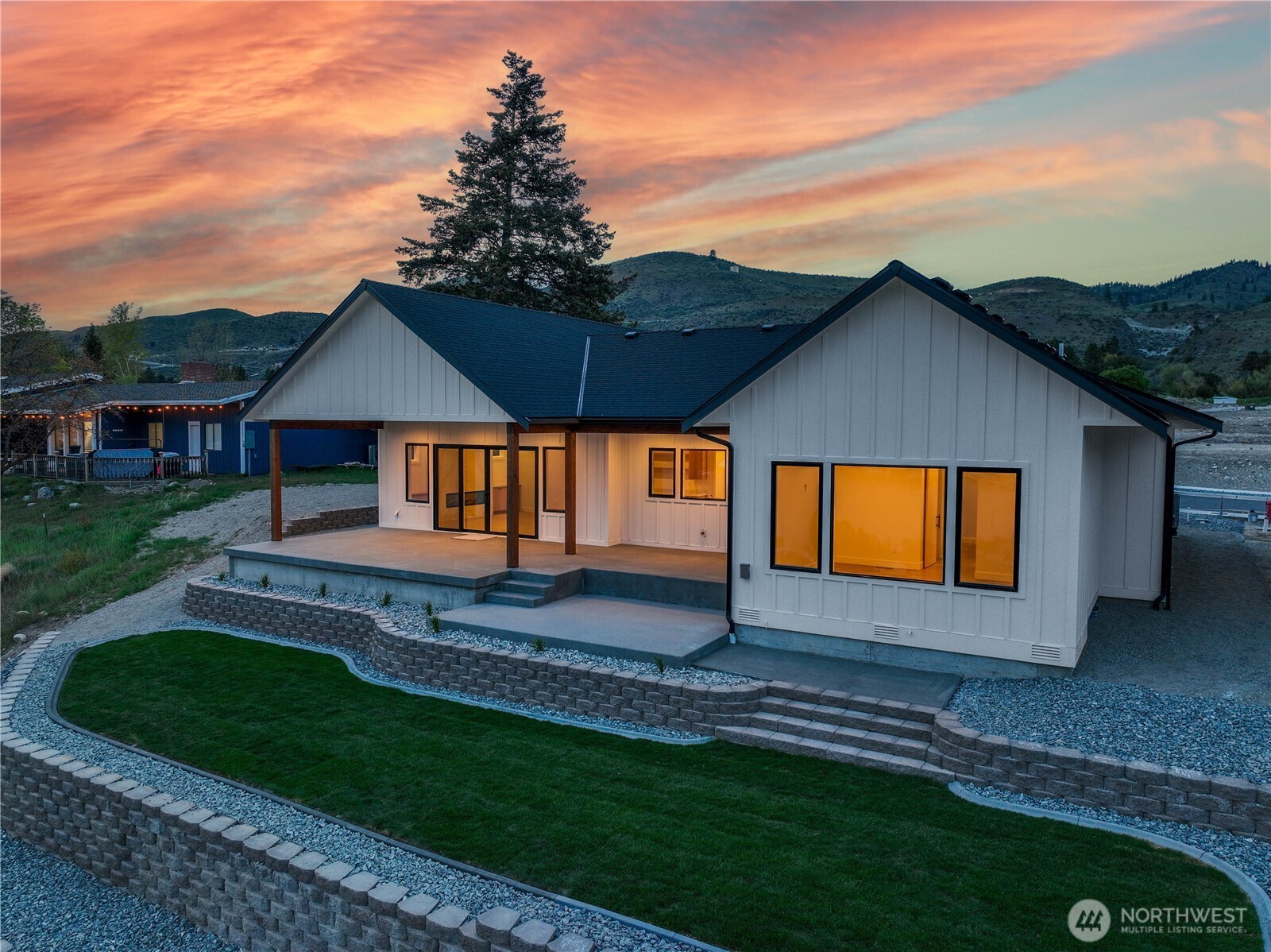 548 Harvest Ridge Drive Chelan, WA 98816 - Photo 3 of 39