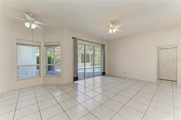 $3,580 | 4805 76th Court East, Bradenton, FL 34203