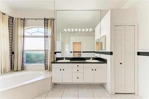 $3,580 | 4805 76th Court East, Bradenton, FL 34203