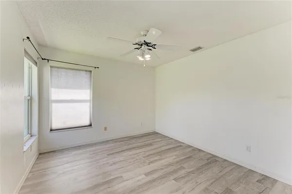 $3,580 | 4805 76th Court East, Bradenton, FL 34203