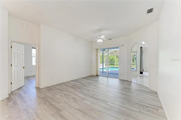 $3,580 | 4805 76th Court East, Bradenton, FL 34203