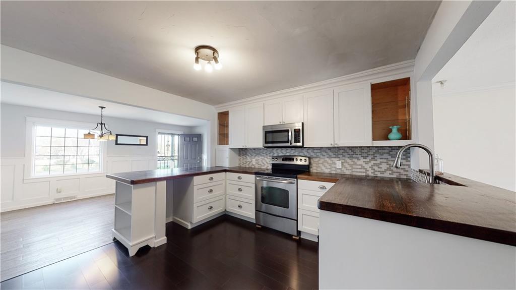 5325 West Smith Valley Road Greenwood, IN 46142 - Photo 5 of 34