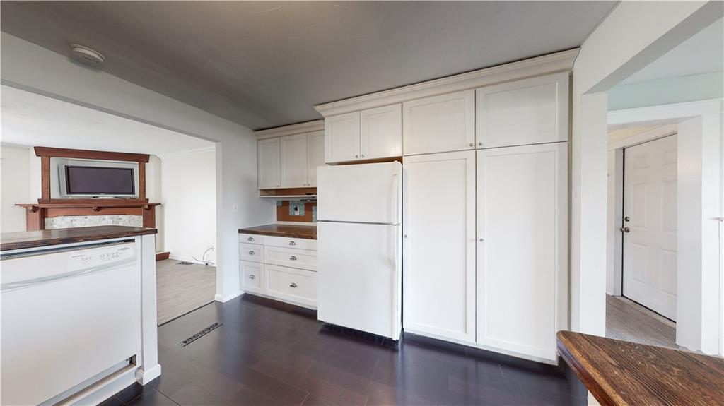 5325 West Smith Valley Road Greenwood, IN 46142 - Photo 6 of 34