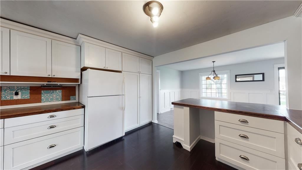 5325 West Smith Valley Road Greenwood, IN 46142 - Photo 7 of 34