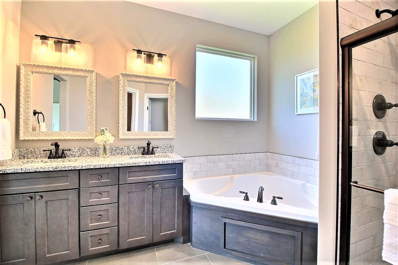 2413 South Spring Hollow Street Wichita, KS 67230 - Photo 18 of 33