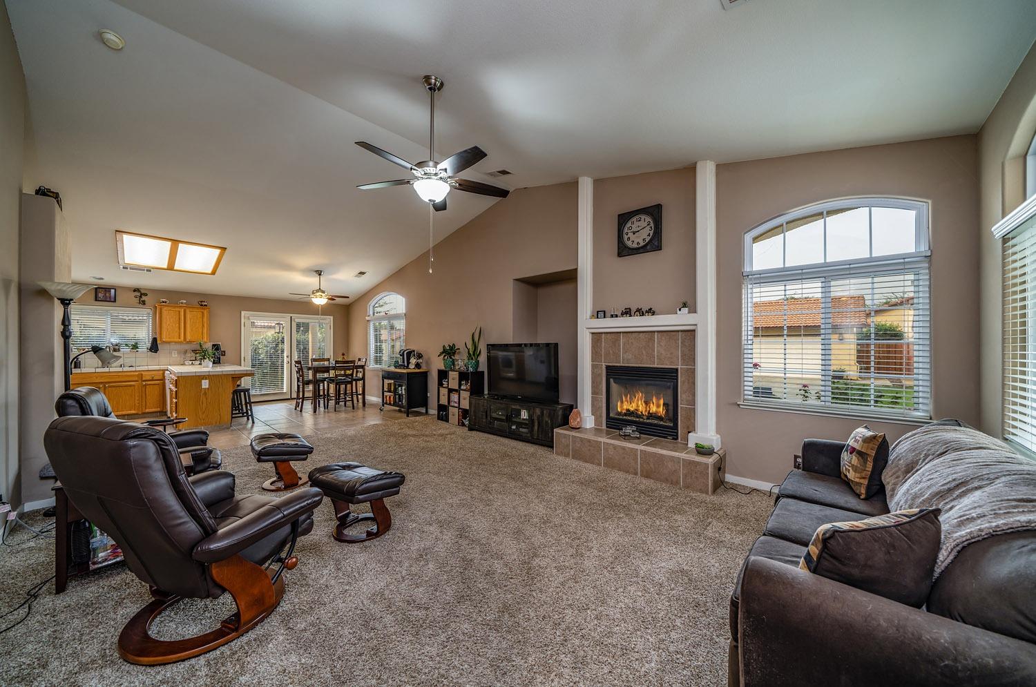 121 River Pointe Madera, CA 93637 - Photo 4 of 27