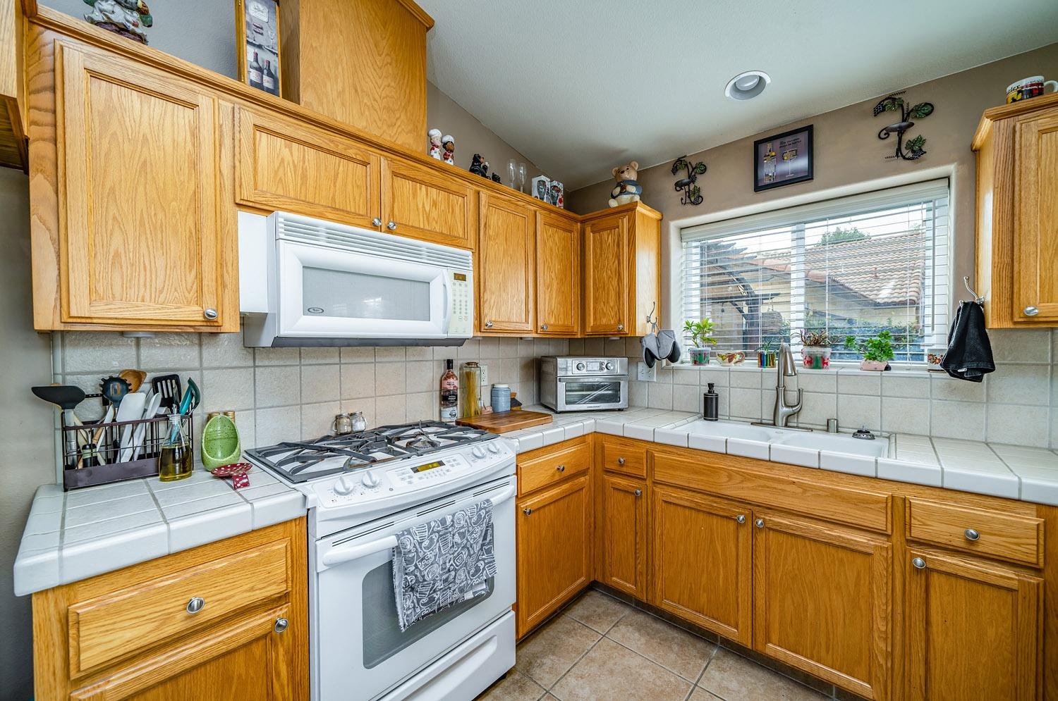 121 River Pointe Madera, CA 93637 - Photo 9 of 27