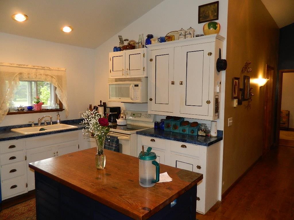 6854 North Shepherd Road Clare, MI 48617 - Photo 8 of 21 1893587-7.JPG