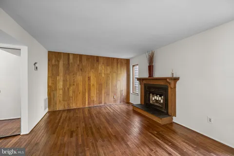 $450,000 | 9453 Clocktower Lane, Columbia, MD 21046