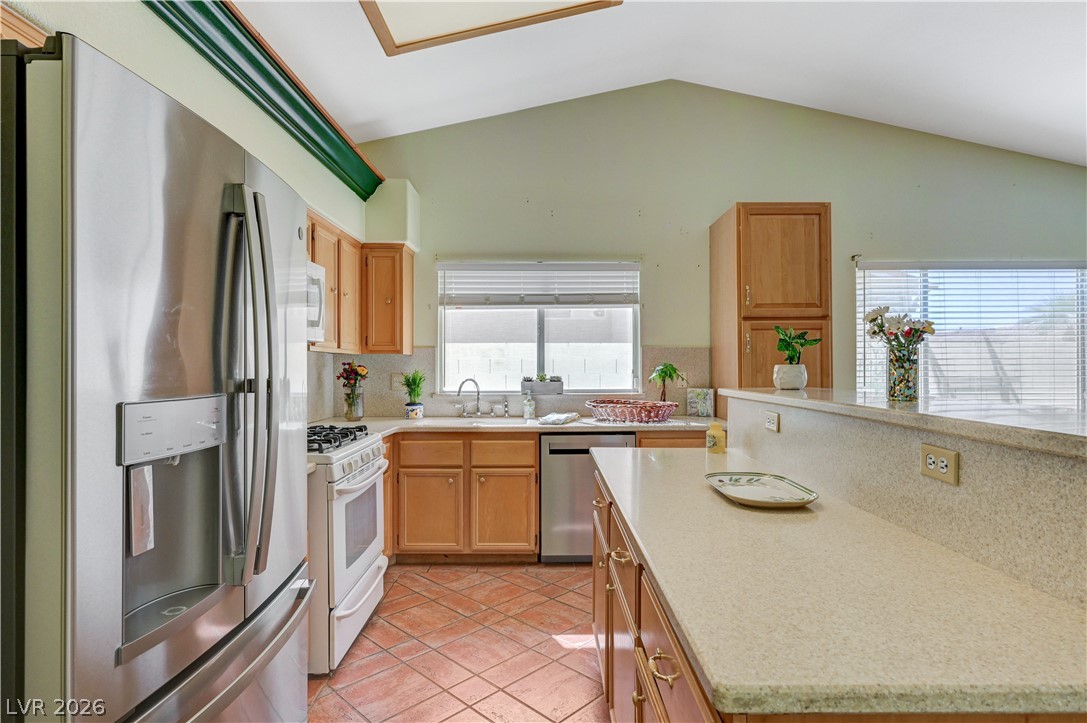 1112 Indiana Court Henderson, NV 89015 - Photo 28 of 77