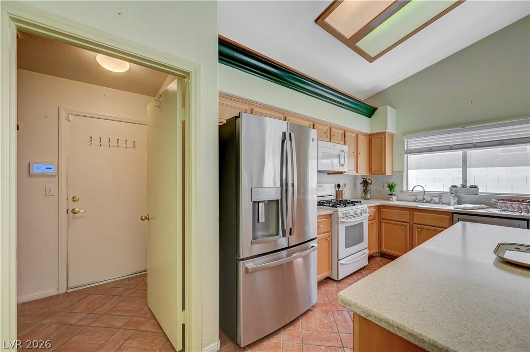 1112 Indiana Court Henderson, NV 89015 - Photo 29 of 77