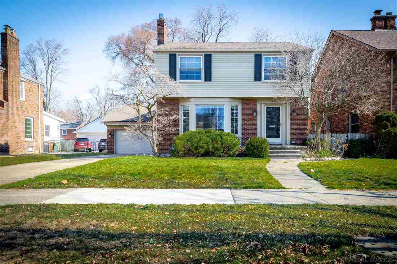 1662 Newcastle Road Grosse Pointe, MI 48236 - Photo 3 of 34 50009587-2.JPG