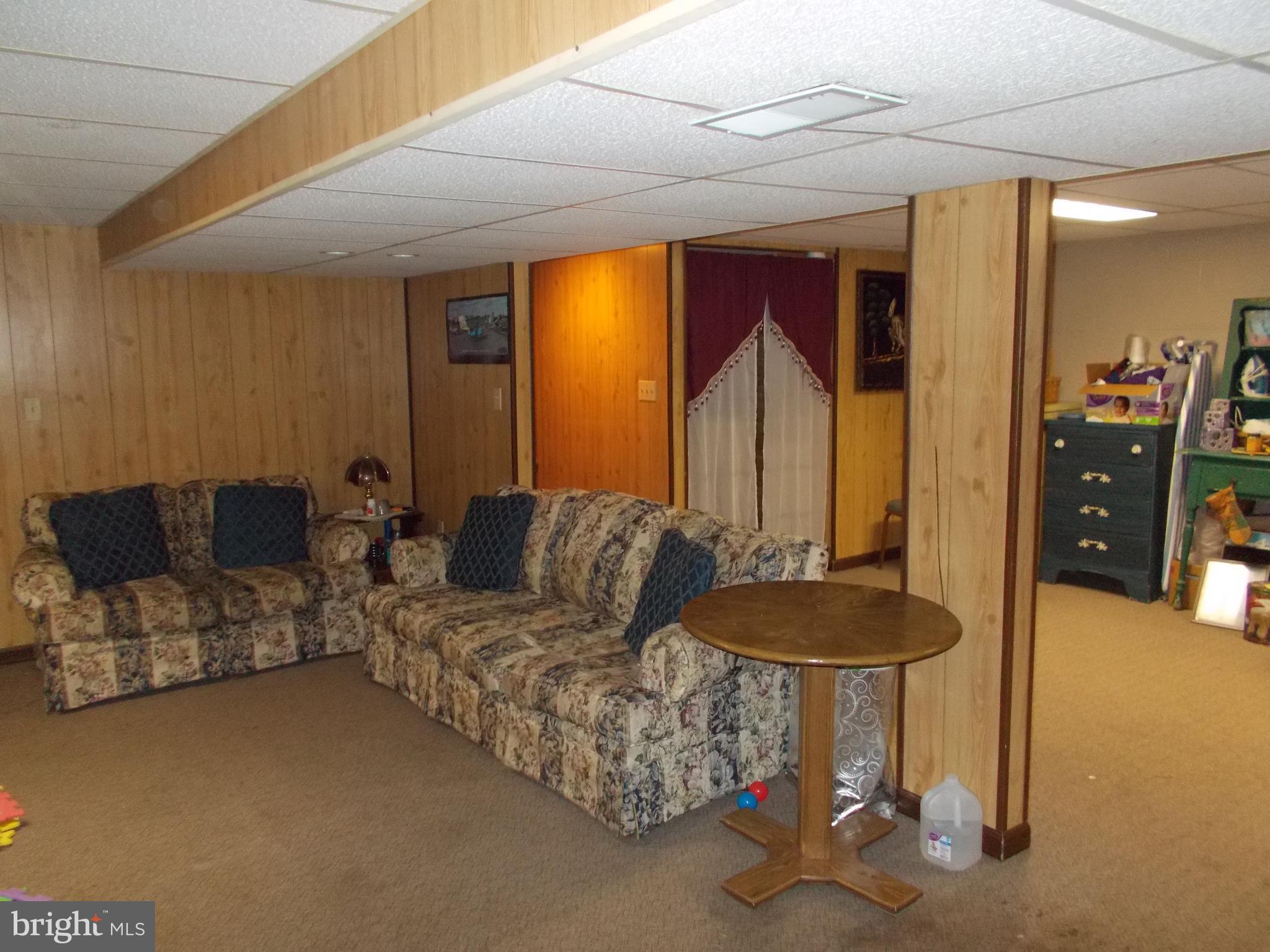 16613 Fairview Road Hagerstown, MD 21740 - Photo 19 of 22 Family Room