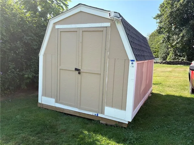 $1,200 | 438 Wolcott Avenue, Unit 5 (STUDIO), Middletown, RI 02842