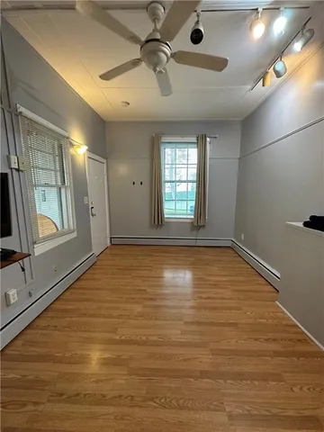 $1,200 | 438 Wolcott Avenue, Unit 5 (STUDIO), Middletown, RI 02842