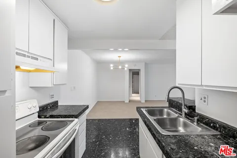 $475,000 | 355 South Los Robles Avenue, Unit 210, Pasadena, CA 91101