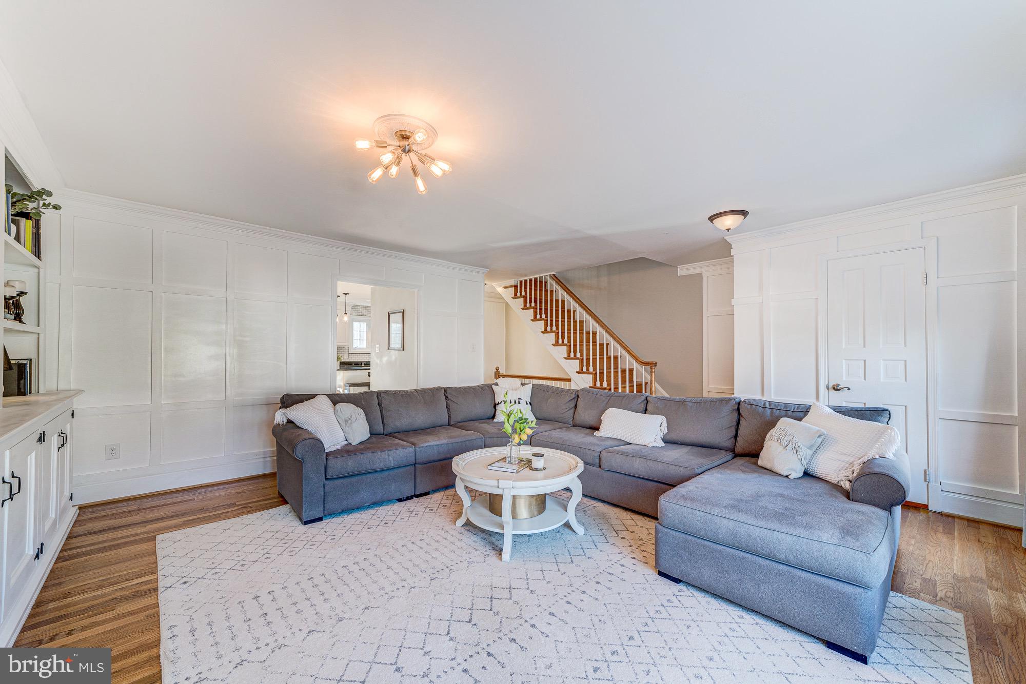 6426 Wainfleet Court Springfield, VA 22152 - Photo 16 of 37 Large family room- custom wall detail!
