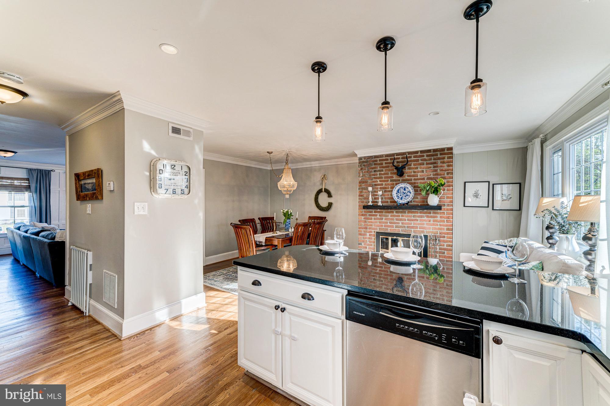 6426 Wainfleet Court Springfield, VA 22152 - Photo 22 of 37 Open and inviting!