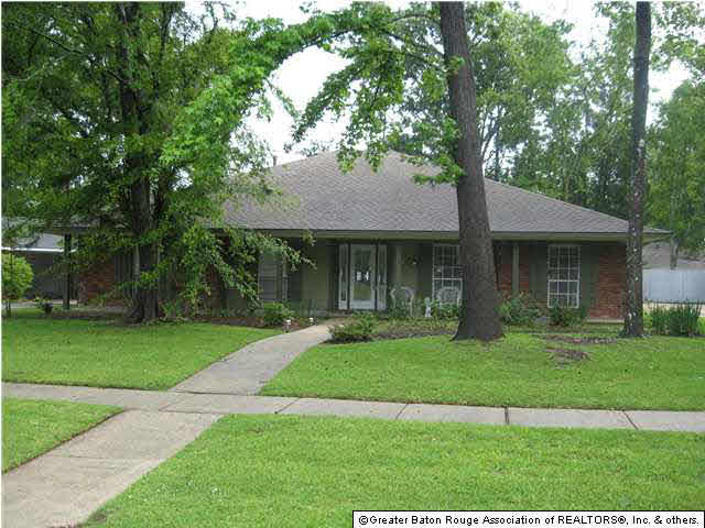 16175 Shenandoah Avenue Baton Rouge, LA 70817 - Photo 1 of 21