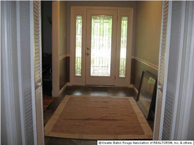 16175 Shenandoah Avenue Baton Rouge, LA 70817 - Photo 2 of 21