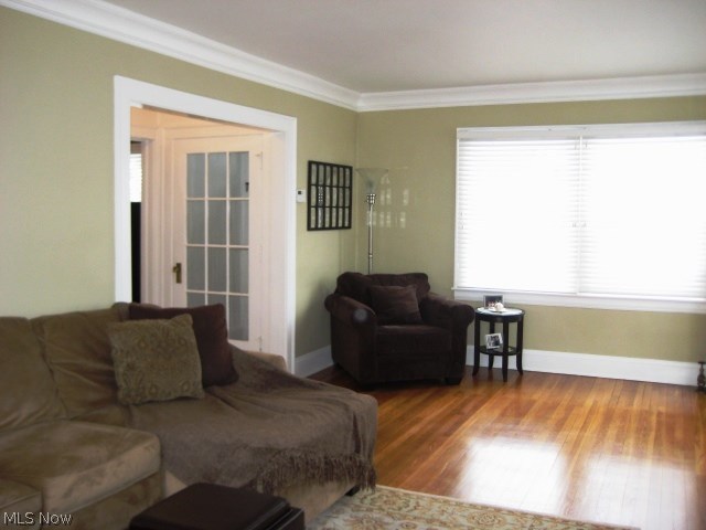 3366 Avalon Road Cleveland, OH 44120 - Photo 6 of 25 ALTERNATE VIEW OF LIVING ROOM*