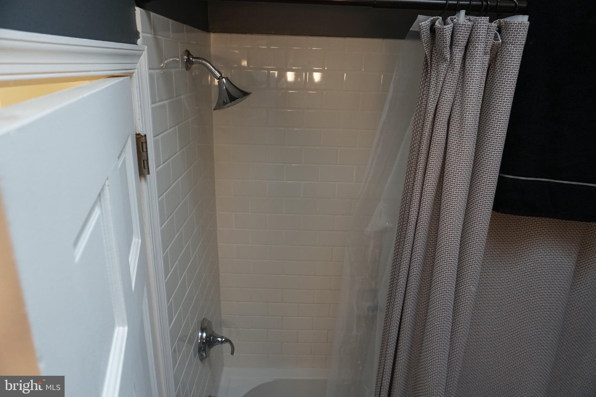 9988 Woodfern Road Philadelphia, PA 19115 - Photo 18 of 40 Gallery Image 18