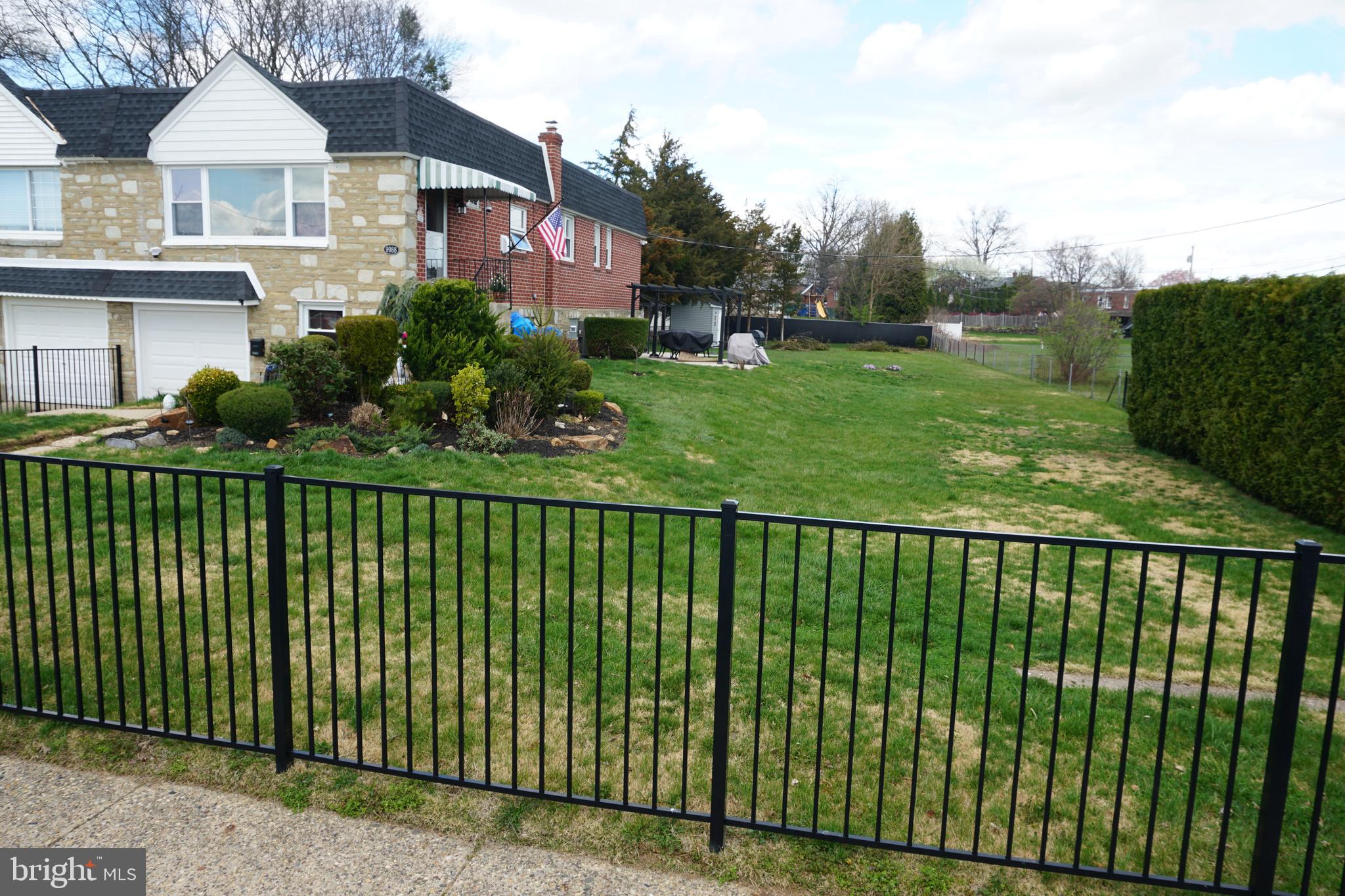 9988 Woodfern Road Philadelphia, PA 19115 - Photo 4 of 40 Gallery Image 4