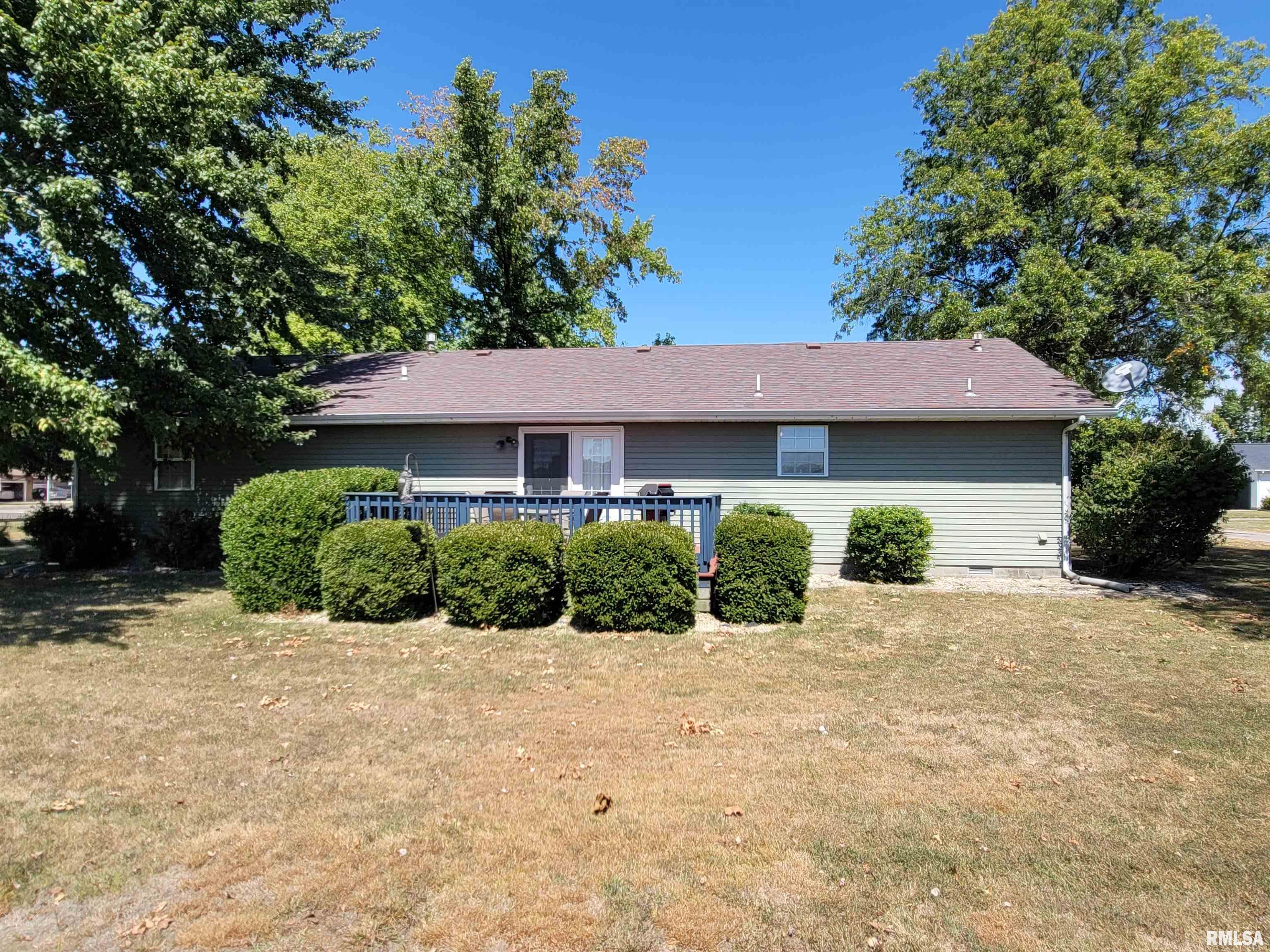 437 Prairie View Drive Salem, IL 62881 - Photo 2 of 27