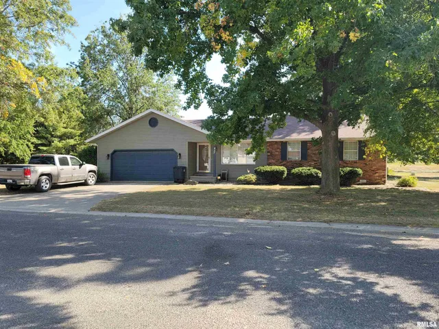 $174,000 | 437 Prairie View Drive, Salem, IL 62881