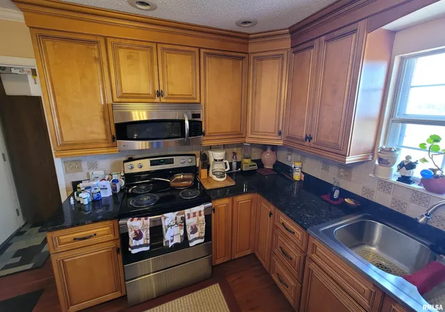 $174,000 | 437 Prairie View Drive, Salem, IL 62881