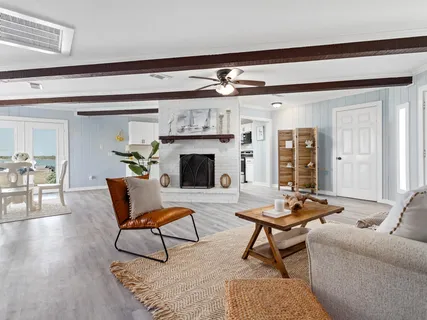 a view of an house with backyard