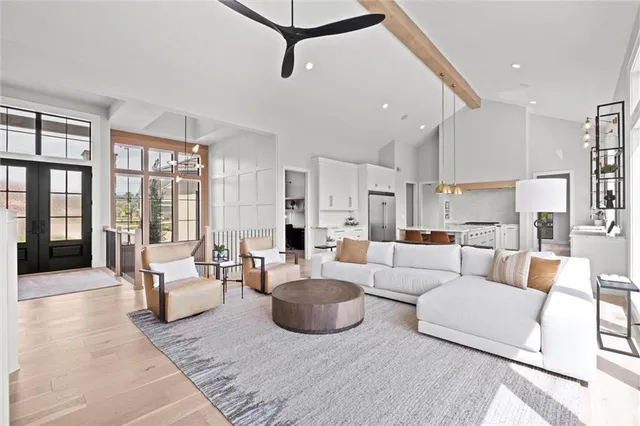 $2,750,000 | 7390 North National Drive, Parkville, MO 64152