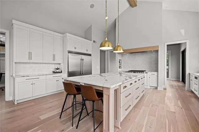 $2,750,000 | 7390 North National Drive, Parkville, MO 64152